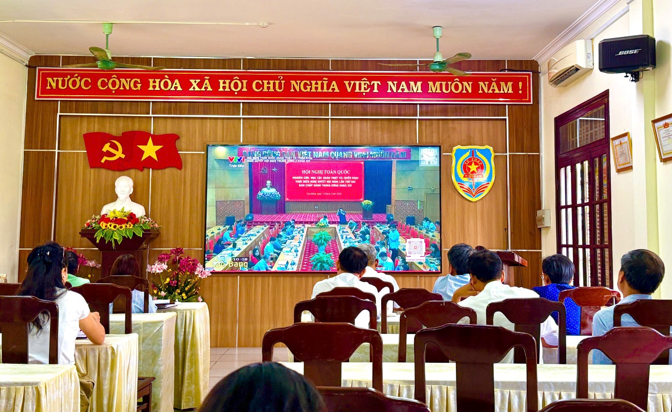 Sở Tư pháp thành phố Huế tham gia học tập, quán triệt Nghị quyết Hội nghị lần thứ hai Ban Chấp hành Trung ương Đảng khóa XIV